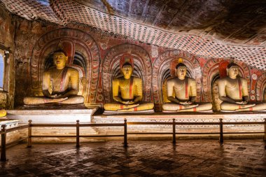 Dambulla kraliyet mağarasında, Sri Lanka