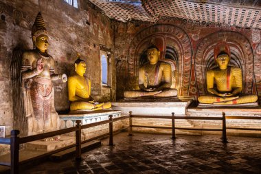 Dambulla kraliyet mağarasında, Sri Lanka