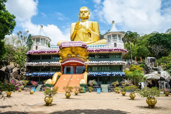 Dambulla kraliyet mağarasında, Sri Lanka