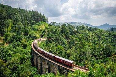 Sri Lanka 'da dokuz kemer köprüsü