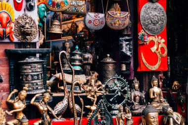 Nepal el sanatları bir mağazada sergilenir