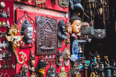 Nepal el sanatları bir mağazada sergilenir
