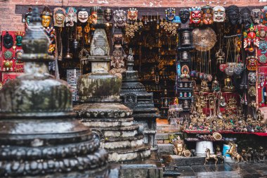 Nepal el sanatları bir mağazada sergilenir