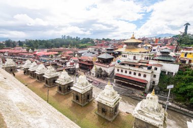Pashupati bir Hint tapınağı ve nehir kıyısında yakılma yeridir.