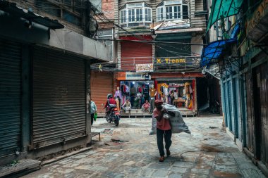 kathmandu, nepal. 25 Ağustos, 2023: Kathmandu 'nun eski şehir manzarası