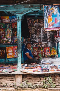 kathmandu, nepal. 25 Ağustos, 2023: Kathmandu eski kasabasının sokak manzarası, Nepal