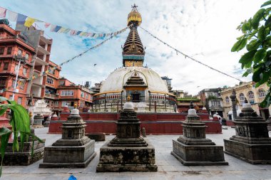 kathmandu, nepal. 25 Ağustos, 2023: Kathmandu Meydanı 'nda Nepal stili stupa 