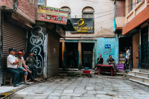 kathmandu, nepal. 25 Ağustos, 2023: Kathmandu 'nun eski şehir manzarası