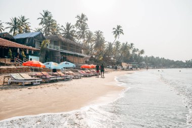 Palolem, Hindistan. 2 Kasım 2023: Güneşli bir günde Palolem Plajı