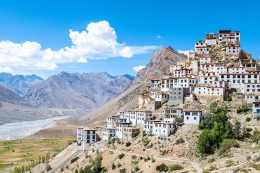 Hindistan, Spiti Vadisi 'ndeki Kee Manastırı manzarası