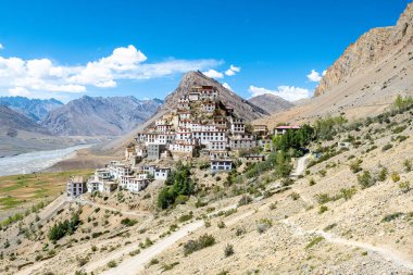 Hindistan, Spiti Vadisi 'ndeki Kee Manastırı manzarası