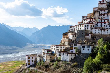 Hindistan, Spiti Vadisi 'ndeki Kee Manastırı manzarası