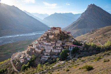 Hindistan, Spiti Vadisi 'ndeki Kee Manastırı manzarası