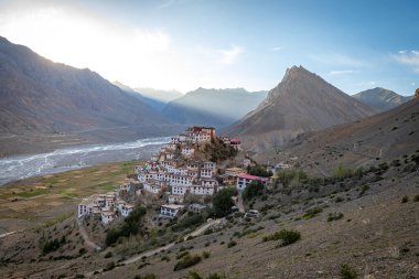 Hindistan, Spiti Vadisi 'ndeki Kee Manastırı manzarası