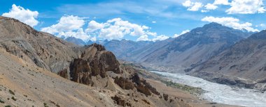 Hindistan, Spiti Vadisi 'ndeki kaza kasabasının manzarası