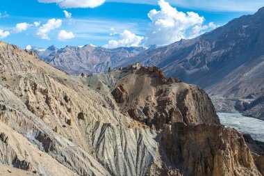 Hindistan, Spiti Vadisi 'ndeki kaza kasabasının manzarası