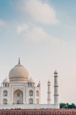 Agra, Hindistan 'daki muhteşem Tac Mahal Sarayı manzarası