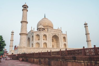 Agra, Hindistan 'daki muhteşem Tac Mahal Sarayı manzarası