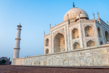 Agra, Hindistan 'daki muhteşem Tac Mahal Sarayı manzarası