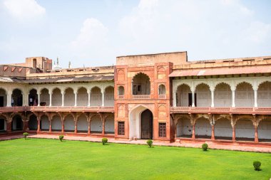 Agriada, Hindistan 'da kapalı kırmızı kale