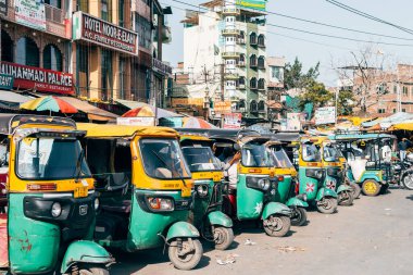 Jaipur, Hindistan. 5 Ekim 2023: Jaipur şehri sokak manzarası, Hindistan