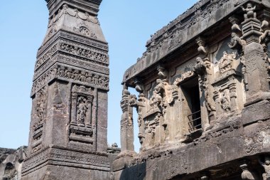 Aurangabad, Hindistan 'daki Ellora mağaralarının manzarası