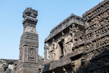 Aurangabad, Hindistan 'daki Ellora mağaralarının manzarası