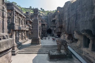 Aurangabad, Hindistan 'daki Ellora mağaralarının manzarası