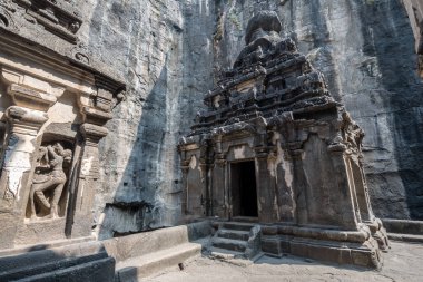 Aurangabad, Hindistan 'daki Ellora mağaralarının manzarası