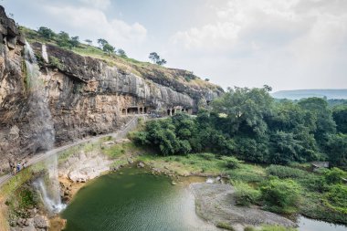 Aurangabad, Hindistan 'daki Ellora mağaralarının manzarası