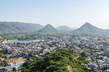 Impkar, Hindistan. 12 Ekim 2023: Punkar Gölü 'nün panoramik manzarası, Hindistan