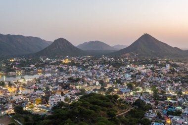 Impkar, Hindistan. 12 Ekim 2023: Punkar Gölü 'nün panoramik manzarası, Hindistan