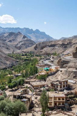 Hindistan 'ın Leh ladakh bölgesindeki Lamayuru köyünün manzarası