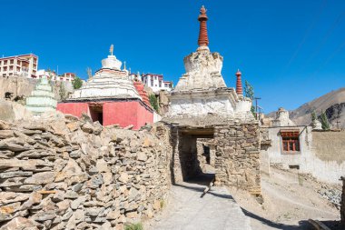Hindistan 'ın Leh ladakh bölgesindeki Lamayuru köyünün manzarası