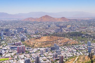 Santiago de Chile, Şili. 9 Ocak 2023: Santiago de Chile şehrinin panoramik manzarası