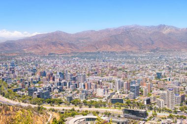 Santiago de Chile, Şili. 9 Ocak 2023: Santiago de Chile şehrinin panoramik manzarası