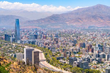 Santiago de Chile, Şili. 9 Ocak 2023: Santiago de Chile şehrinin panoramik manzarası