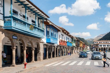  Ucusco, Peru. 5 Ekim 2022: Cucco Inka kasabasının sokak manzarası, Peru