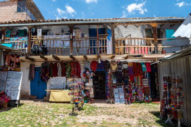  Ucusco, Peru. 5 Ekim 2022: Cucco Inka kasabasının sokak manzarası, Peru