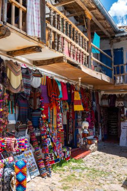  Ucusco, Peru. 5 Ekim 2022: Cucco Inka kasabasının sokak manzarası, Peru