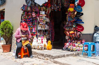  Ucusco, Peru. 5 Ekim 2022: Cucco Inka kasabasının sokak manzarası, Peru