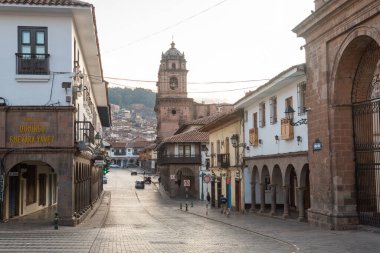  Ucusco, Peru. 5 Ekim 2022: Cucco Inka kasabasının sokak manzarası, Peru