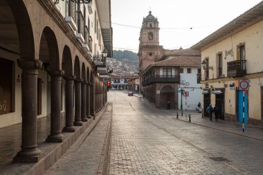  Ucusco, Peru. 5 Ekim 2022: Cucco Inka kasabasının sokak manzarası, Peru