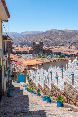  Ucusco, Peru. 5 Ekim 2022: Cucco Inka kasabasının sokak manzarası, Peru