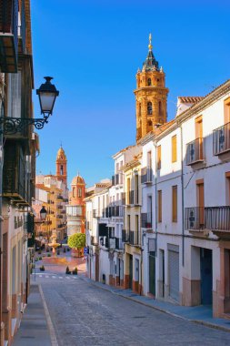 Antequera, İspanya 'nın tarihi Endülüs şehrinin merkezine bakın