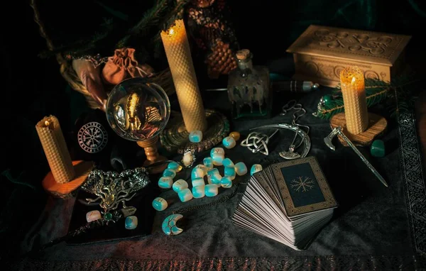 Conceito Adivinhação Previsões Sobre Cartas Tarô Magia Escandinava Europa Ucrânia — Fotografia de Stock