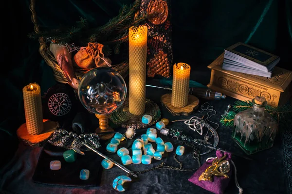 北欧のコンセプト 古い世界の魔法 異教のシーン 北魔女の祭壇 — ストック写真