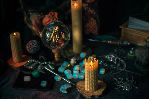 斯堪的纳维亚 北欧概念 古代世界的魔法 Rite Pagan Scene North Witch Altar — 图库照片