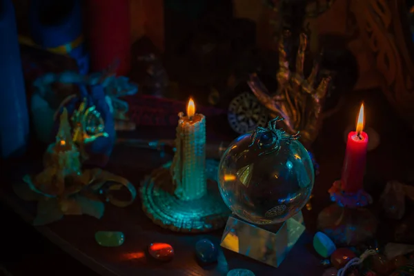 Altar Bruxa Conceito Adivinhação Previsões Destino Magia Vela Elementos Wicca — Fotografia de Stock