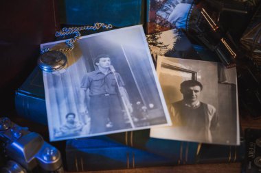 Atmosfer 90 'lar-80' ler-70 'ler, estetik eski fotoğraf albümleri, eski moda eğilimleri 